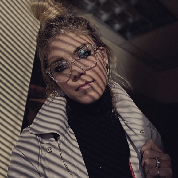 Meet your Posher, Brittany - Picture 1 of 1